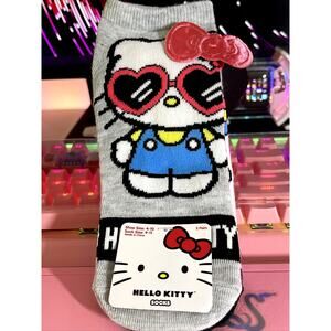 Hello Kitty 2 Pack Pair No Show Socks Gray Rainbow Pink 2024 Sanrio Bow Glasses